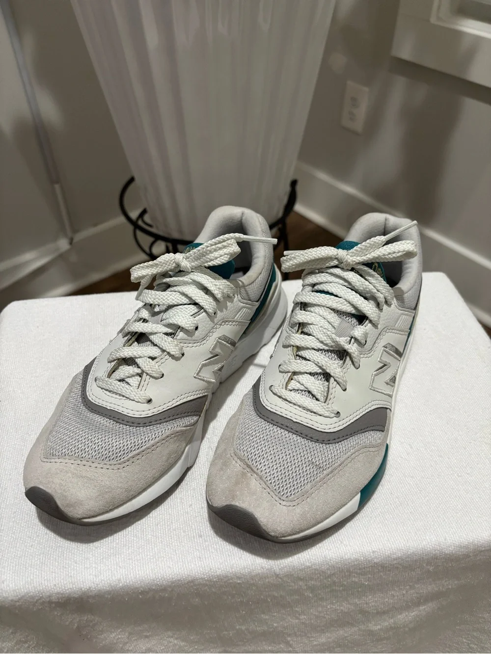 Women’s New Balance 997H lifestyle Sneakers
